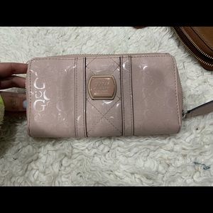 GUESS Wallet